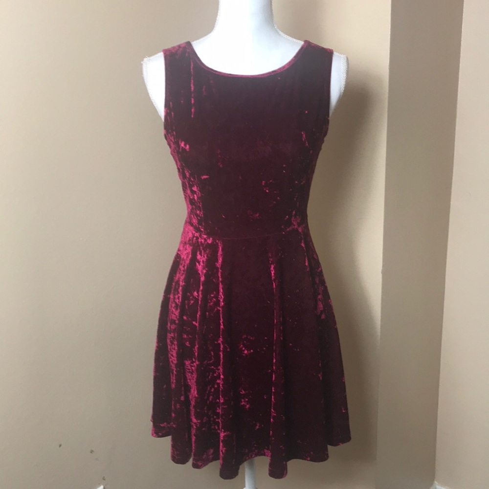 Forever21’s Red velvet short pixie dress